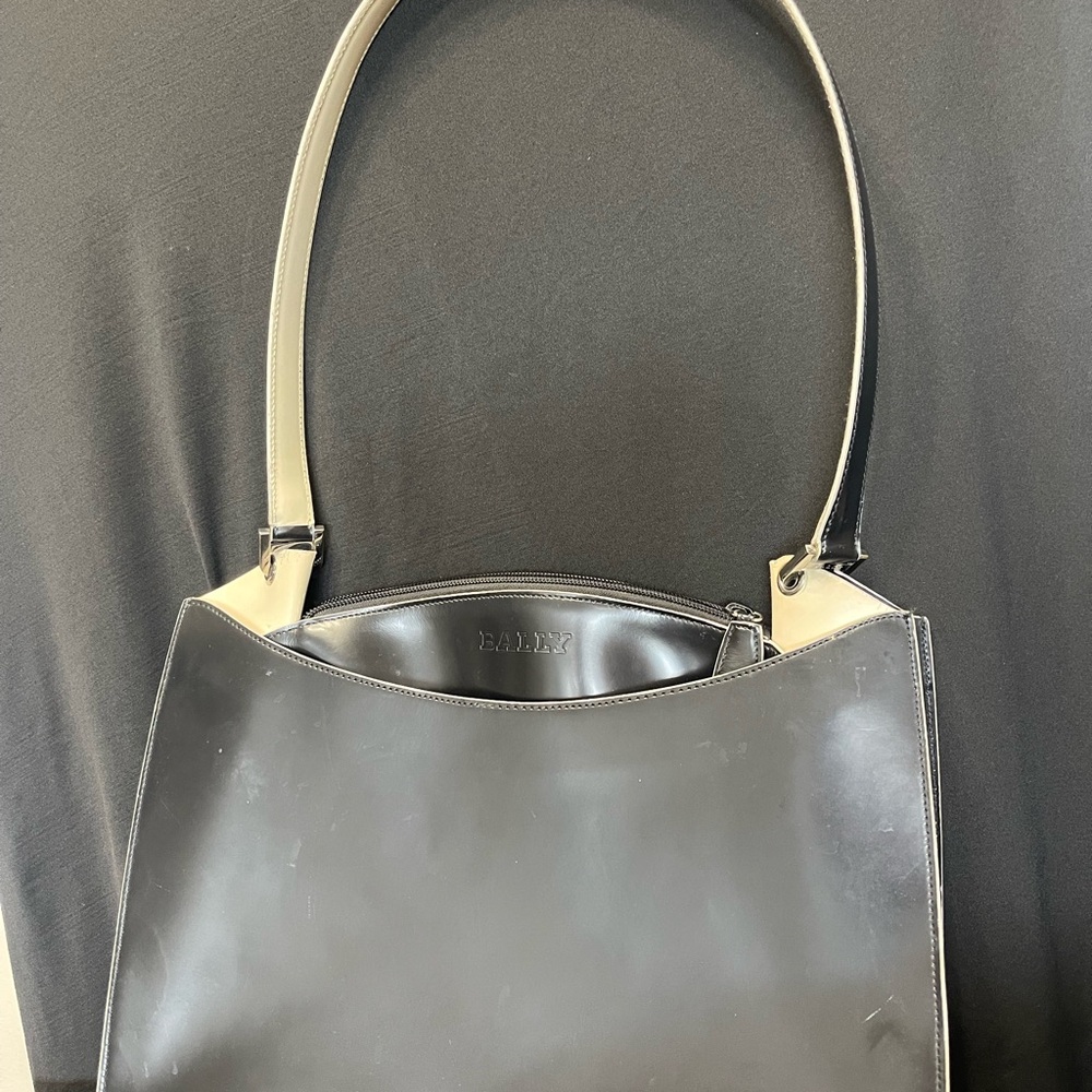 Bally Black and Cream Shoulder Bag